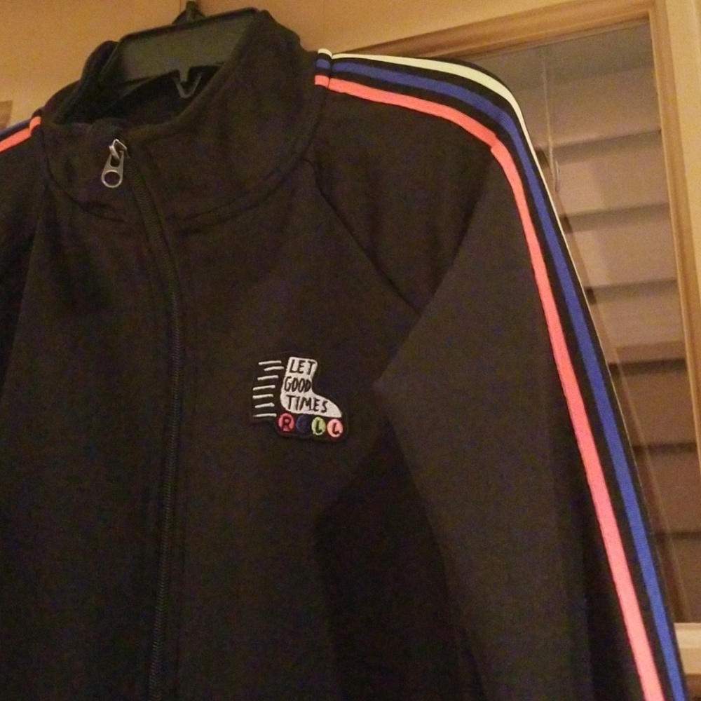 Cat & Jack black zipper jacket, size 14/16, EUC
